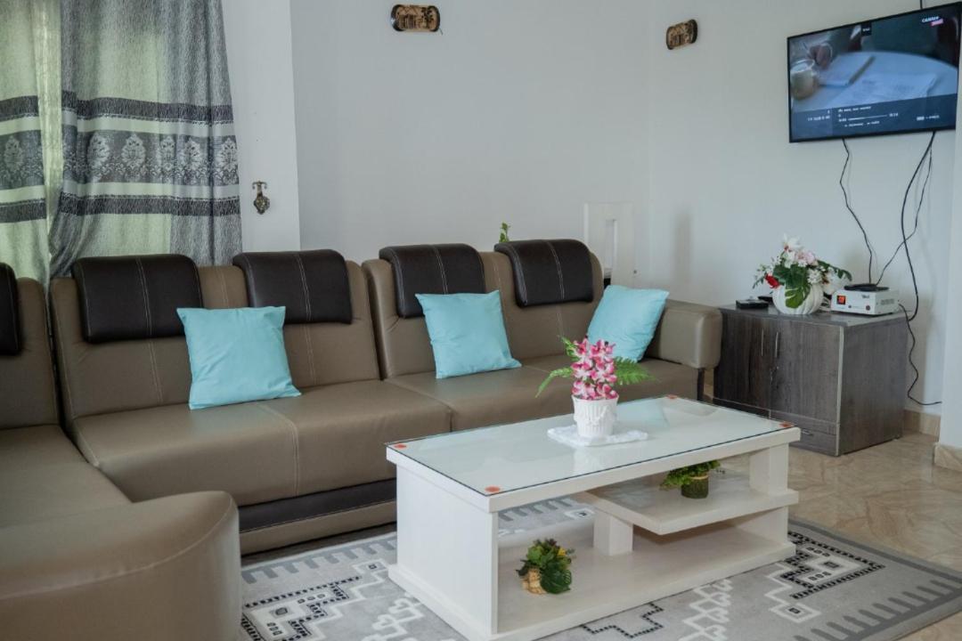 The City Block Apartment Бужумбура Экстерьер фото